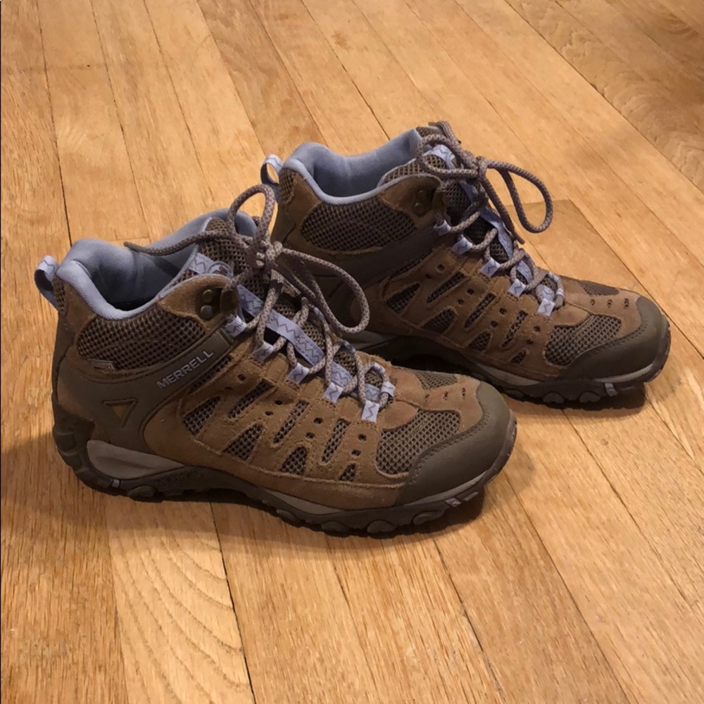 Hiking 🥾 Boots